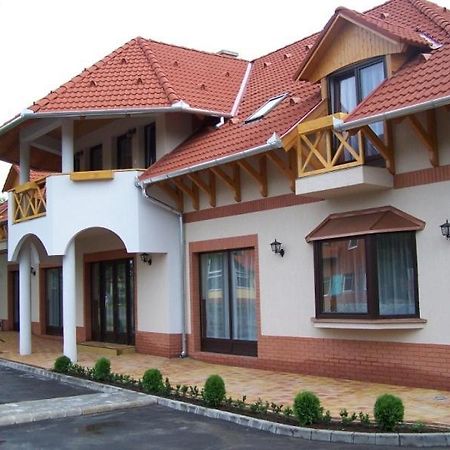 Gyoergyey Kastely Panzio Es Etterem Hotel Tápiógyörgye Buitenkant foto