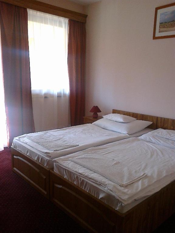 Gyoergyey Kastely Panzio Es Etterem Hotel Tápiógyörgye Kamer foto